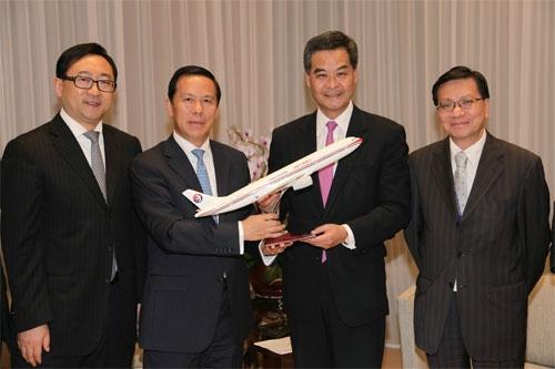 刘绍勇拜会香港特首梁振英 捷星香港明年投运