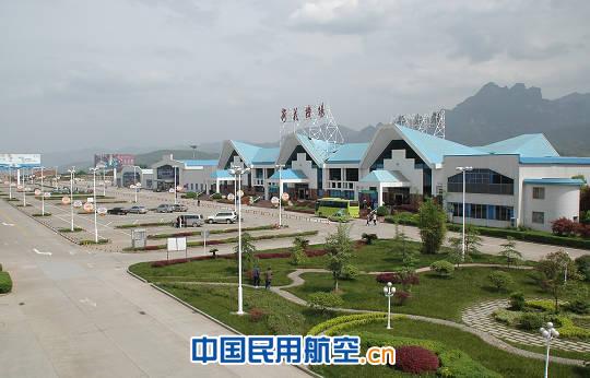 浅谈支线机场建设与发展