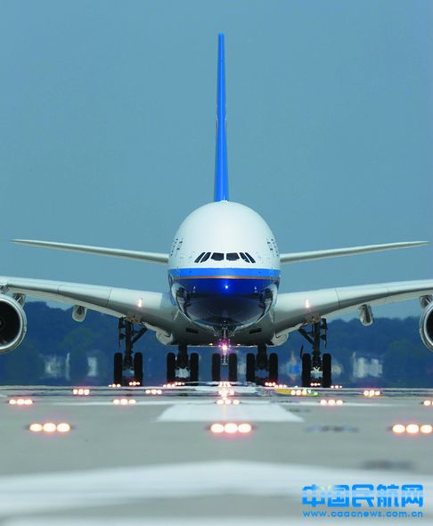 空客向南航交付的a380客机