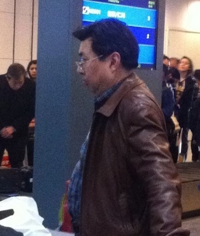 网曝中国乘客在巴黎飞武汉航班偷餐车6瓶红酒