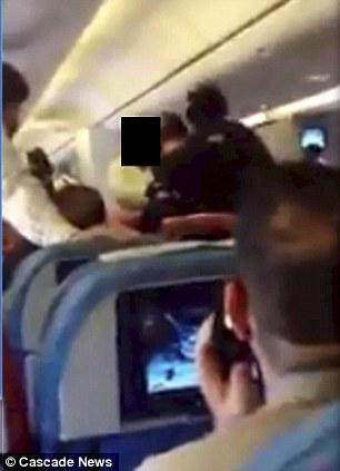 巴基斯坦航空公司客机疑遭劫持 嫌犯被捕_航空