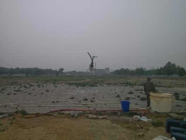 出动罗宾逊r44直升机 齐翔通航在临沂开展飞防