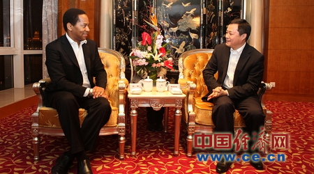 伊顿公司副董事长访问中国商飞公司
