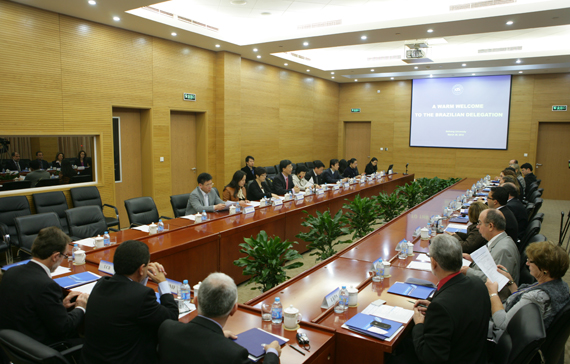 �����ߵȽ��������ŷ��ʱ���