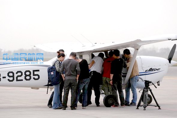 《中国机长》在民航飞行学院进行拍摄