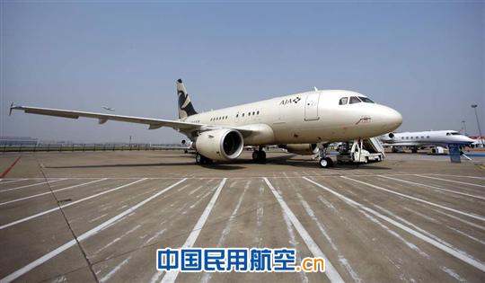 阿联酋奥贾巴尔航空公司的空客ACJ318公务机