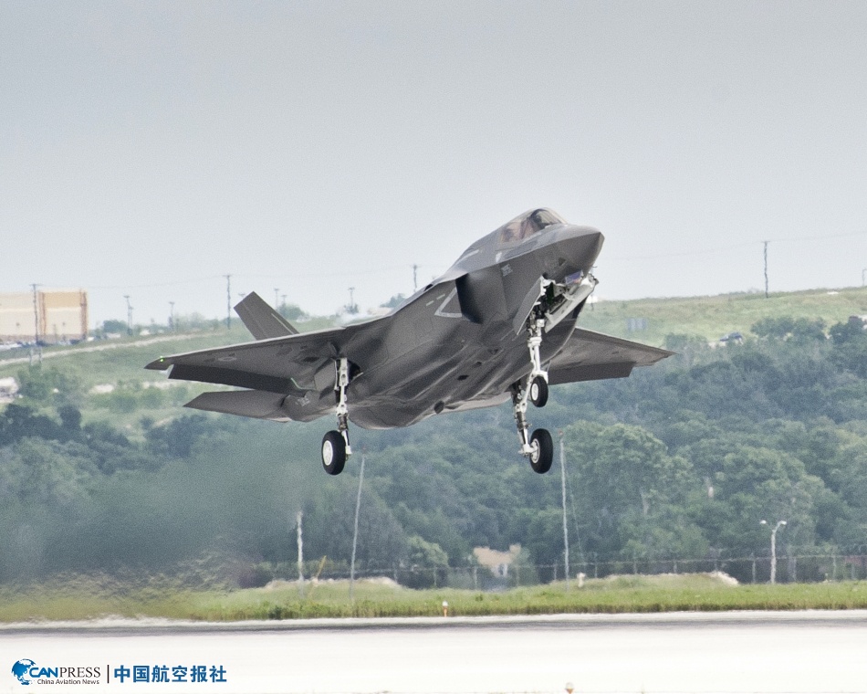 Ӣ׼F-35B BK-1ս׷ɳɹ