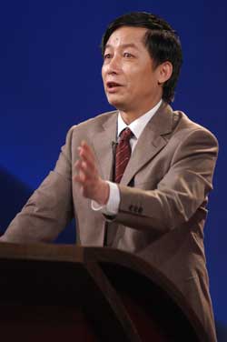 《百家讲坛》洗脑洗出易中天(组图)