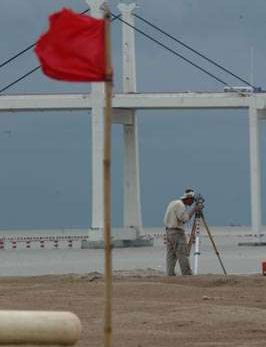 广东交通部门人士:港珠澳大桥改双Y可能性很小