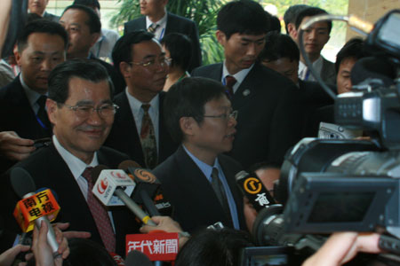 ����������ͼ��ͬ�µִﲩ�������ؾƵ�