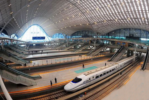 武广高铁上有没有免费瓶装饮用水? 谢谢