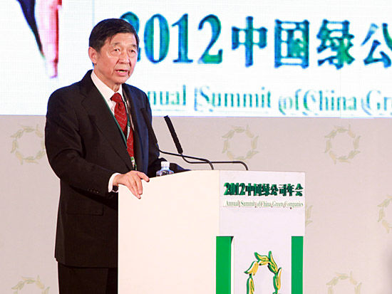 ���й���ҵ�Ҿ��ֲ�����ġ�2012���й��̹�˾��ᡱ��2012��4��21��-23���ں����人���С���ͼΪ���Ҵ����뷢չս���о��ḱ�᳤�⽨��(ͼƬ��Դ�����˲ƾ� ���� ��)