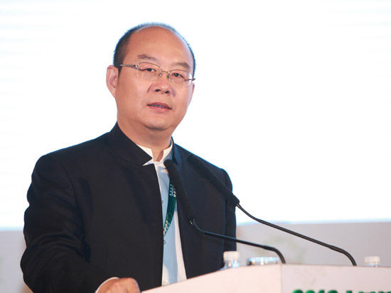 ���й���ҵ�Ҿ��ֲ�����ġ�2012���й��̹�˾��ᡱ��2012��4��21��-23���ں����人���С���ͼΪ�й���ҵ�Ҿ��ֲ���ʼ�ˡ��������³������͵���ʼ�˼���ϯ�ܹ�ʦ��������(ͼƬ��Դ�����˲ƾ� ���� ��)