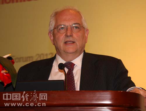 英国 金融时报 副主编马丁·沃尔夫在中国发展
