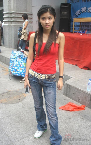 抓拍街头时尚美眉