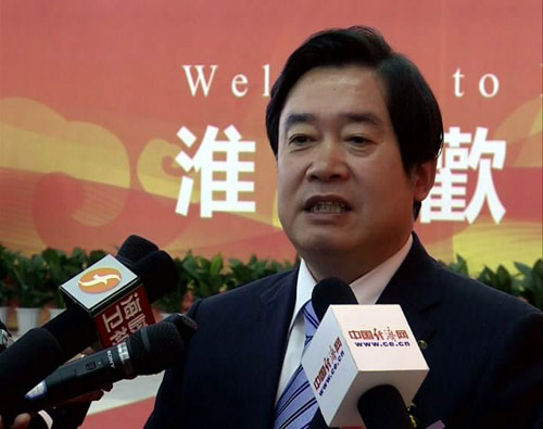 淮安市委书记刘永忠接受采访