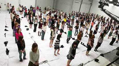 500日本人仓库内集体性爱 创世界新纪录(组图)_中国经济网--国家经济门户