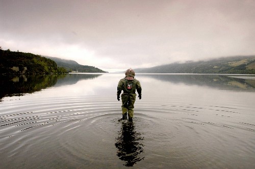 41岁勇士在\尼斯湖水怪\老窝\水下马拉松\