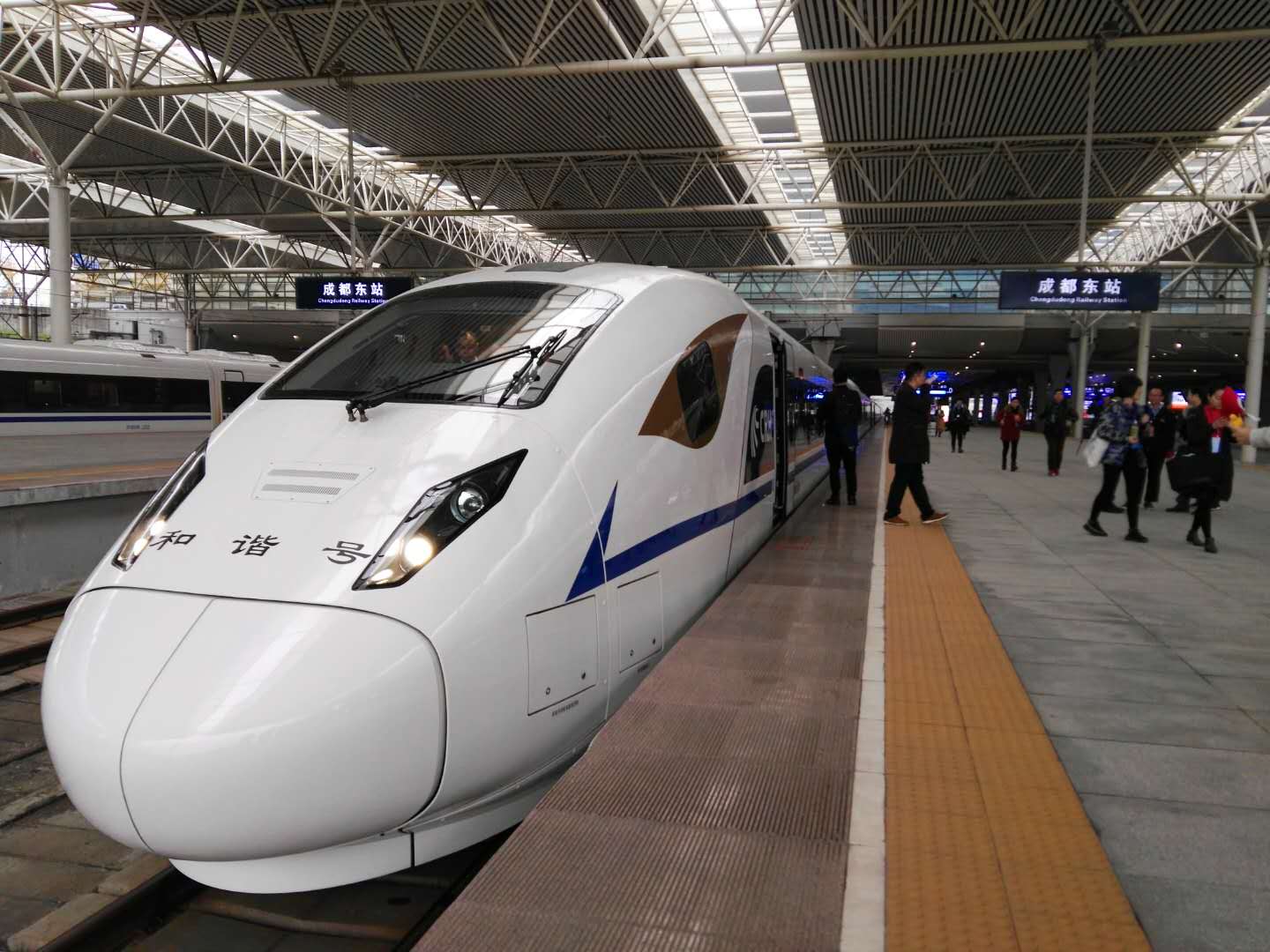 西成高铁今起开始全线拉通空载模拟运行 成都到西安4小时