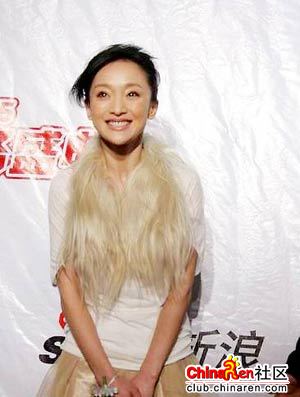 奇招怪招全上阵 十位女星如何防止走光(组图)