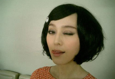 明星们抛媚眼大比拼(图)