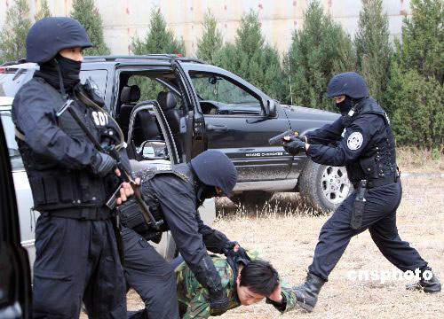 ʮһ��ʮ���գ����������ر����֧�ӽ���ץ�����ѻ����ؼݵȶ������������չʾ������֧����ķ����רҵ�ӡ�