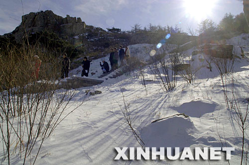 12��2����3�գ�̩ɽ֮��ӭ��2007�궬�ĵ�һ����ѩ����ѩ����ձ�ﵽ10��11���ס�ѩ���̩ɽ֮�ۣ����ɡ������װ�ع��������ɾ���