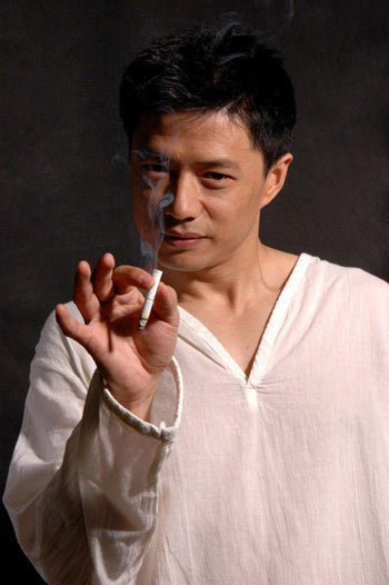 《士兵突击》演员们的青春嫩照(组图)