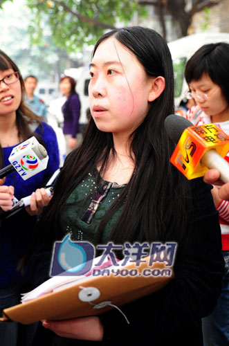 杨丽娟广州上公堂 称将起诉刘德华(图)