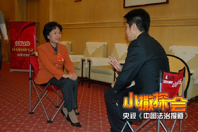 四川副省长黄彦蓉呼吁出台农村教师津贴制度