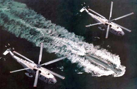 解放军094核潜艇现身葫芦岛 配12枚远程核