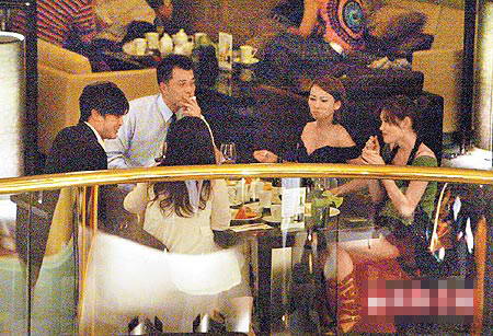 温岚借工作之名相亲 超低胸诱惑名企小开(图)