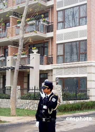 6成人对物业收费不满 半数人认为车库产权