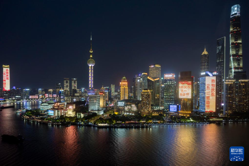 上海景象照明问候劳动者
