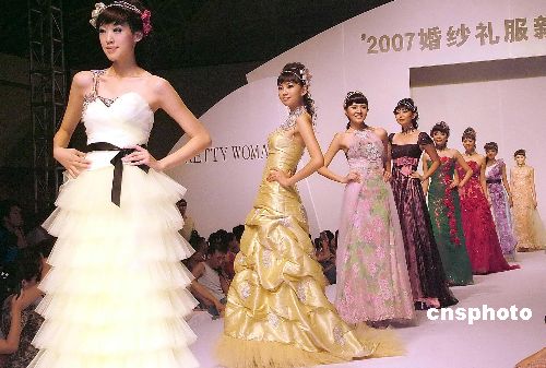 上海婚纱秀_上海婚纱摄影器材展