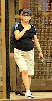 浪子高峰怒斥 私生子 传言:我敢跟她验DNA(图