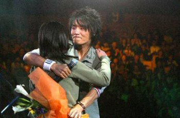 华纳群星南京演唱会落下帷幕 甜周迅病朴树(图