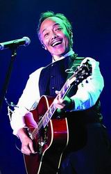 谭咏麟谷村新司齐亮相 上海大舞台星光灿烂(图