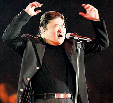 刘欢昨晚挥泪欢歌首体首次成中老年歌迷天下(