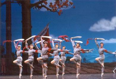 大型原创芭蕾舞剧《红色娘子军》剧照