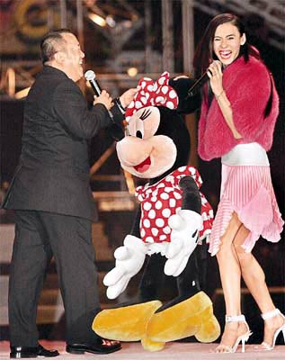 内地新人意外露点 曾志伟笑谑谭咏麟饱眼福(组