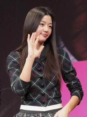 被报导全裸拍床戏 全智贤不满索赔1700万(图)