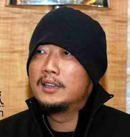 小虫任内地音乐总监 称赵薇周迅唱歌不理想(图