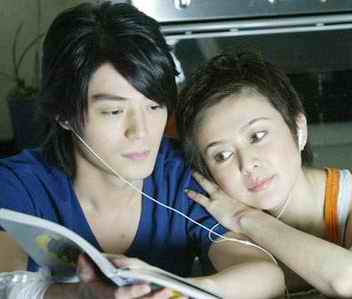 霍建华关之琳相约到永远 深情对望相拥依偎(图