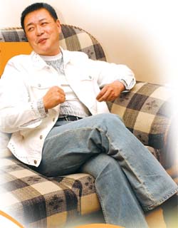 悄然现身成都 迟志强想把自己拍成电视剧(图)