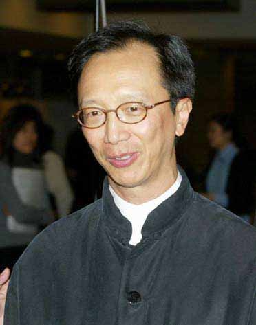 伏明霞风采依旧狂秀幸福婚姻 拒谈亮晶晶