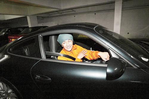 深夜买外卖返香闺 佘诗曼陈浩民被爆同居(组图