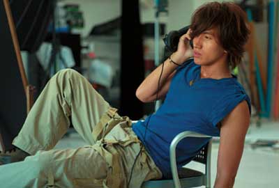 言承旭与助理同房过夜 洗手间发现女性用品(图