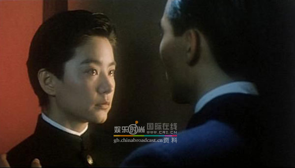 惊叹林青霞帅气男装扮相 早期作品《刀马旦》