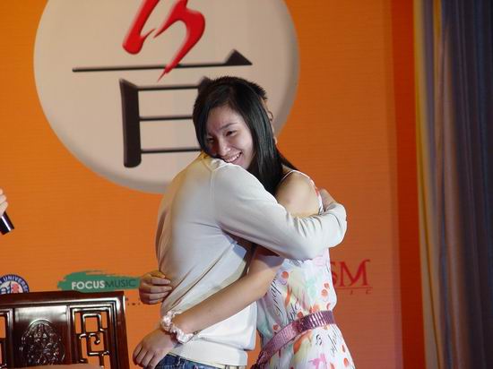 刘德华宣传新碟许生日愿望谈超女送忠告(图)